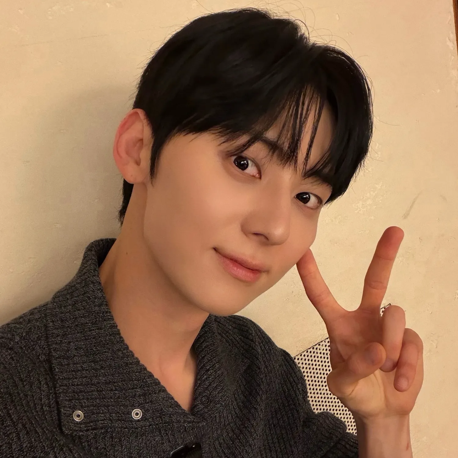 Behind-the-scenes cut of Hwang Minhyun
