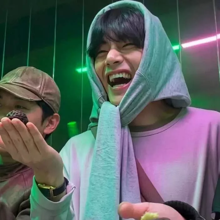 V (BTS)の最新写真