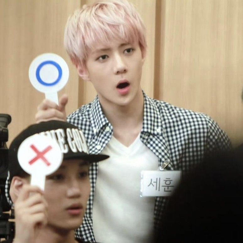 Momen yang diabadikan oleh penggemar Sehun (EXO)