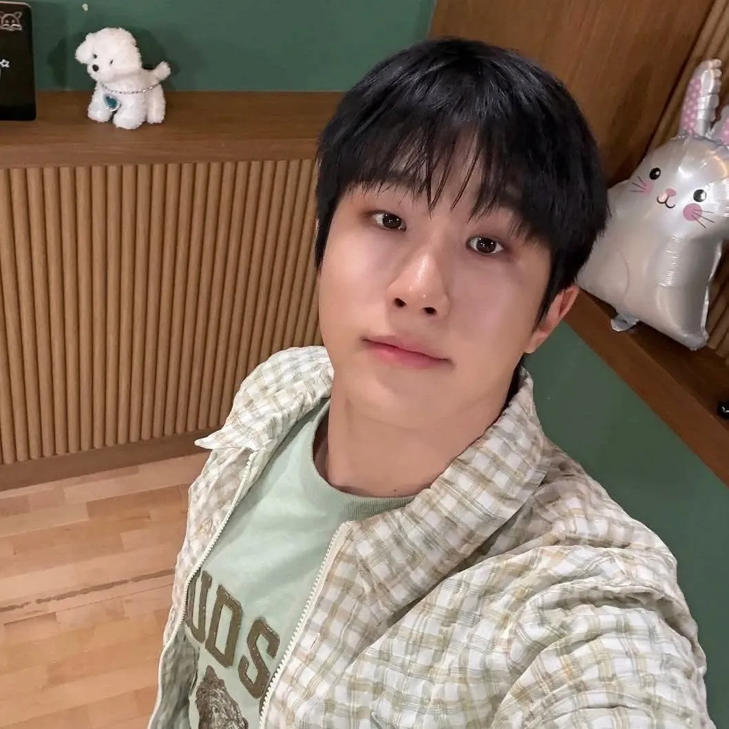 아스트로의 최신 사진