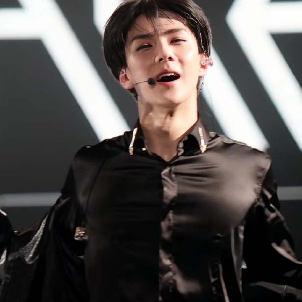 Foto aktivitas terbaru Sehun (EXO)