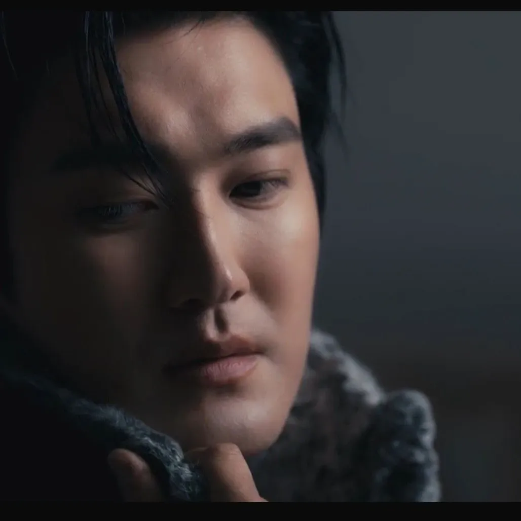 Latest photo of Siwon (Super Junior)