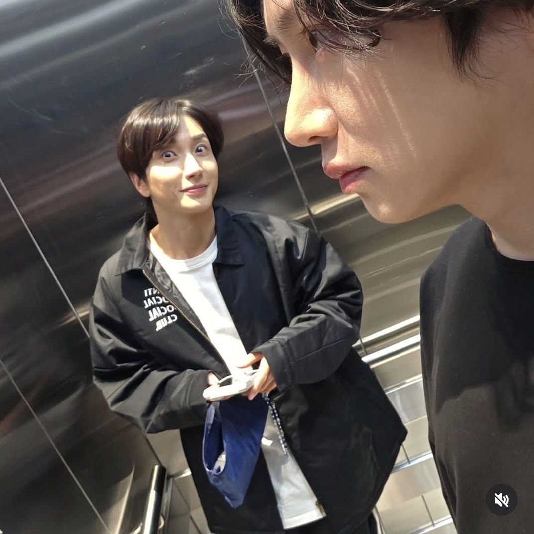 A moment captured by Leeteuk (Super Junior)'s fan