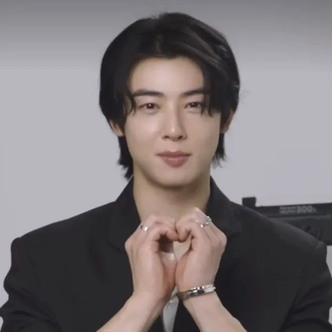 A moment captured by Eunwoo (ASTRO)'s fan