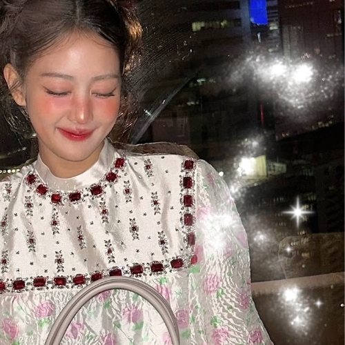 K-POP posts beloved by 민니 (아이들) fans