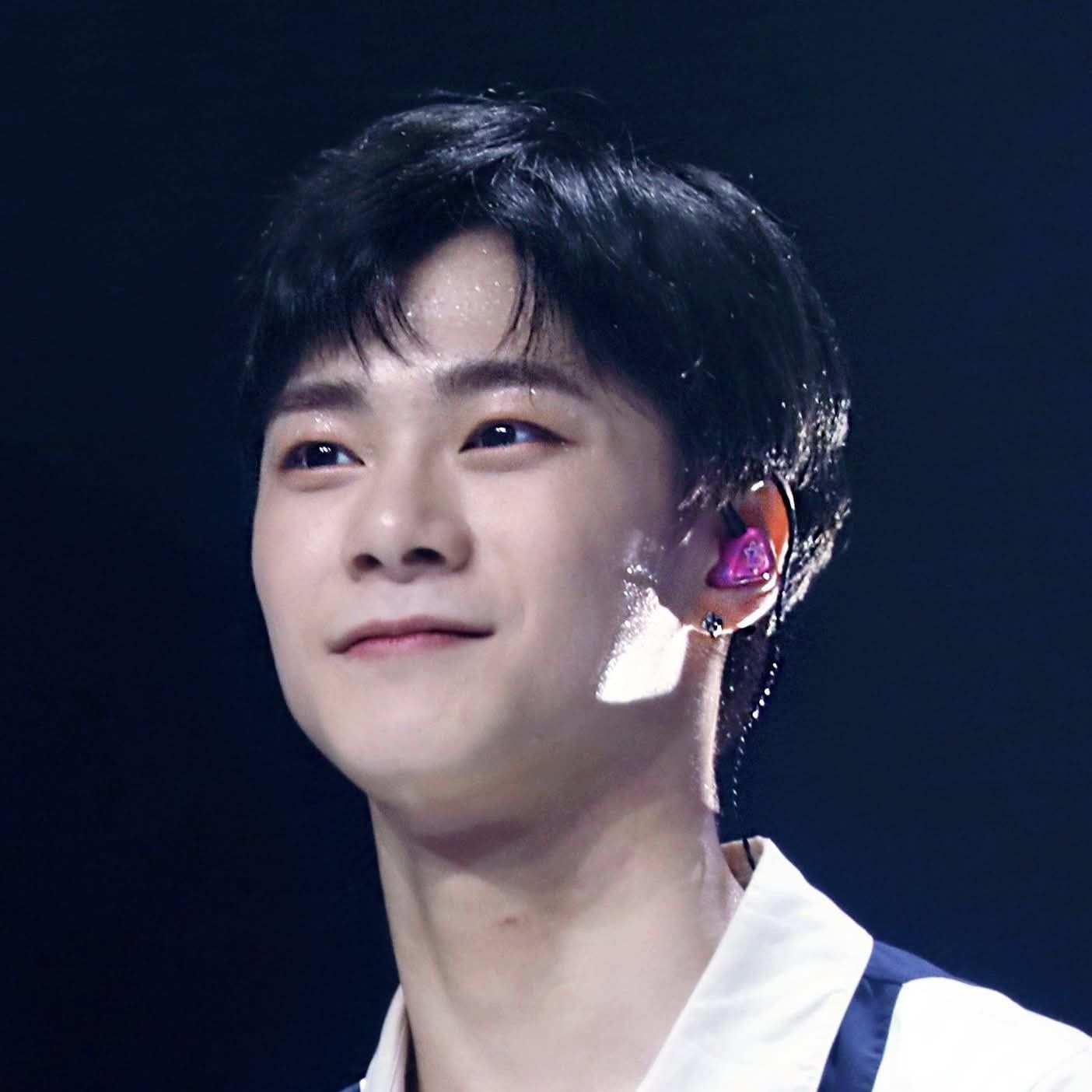 A moment captured by Moonbin (ASTRO)'s fan