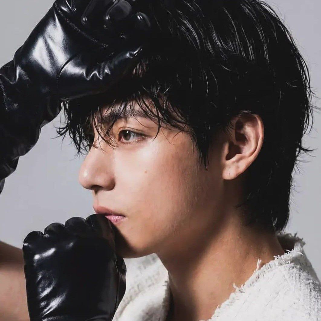 뷔 (방탄소년단) 최근 활동샷