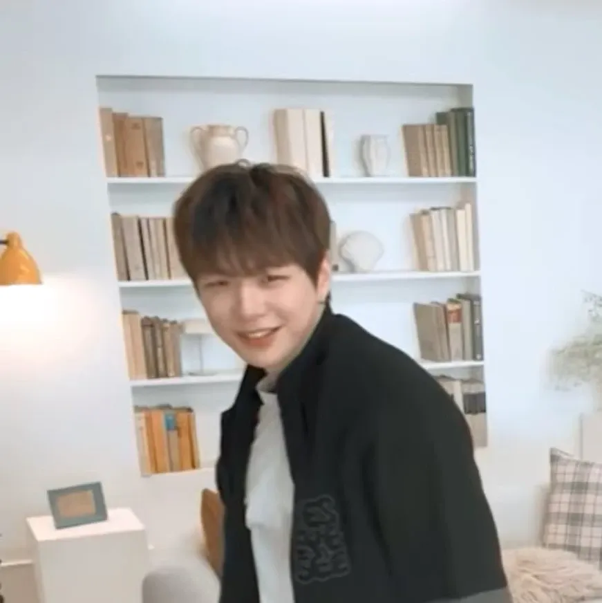강다니엘의 비하인드 컷