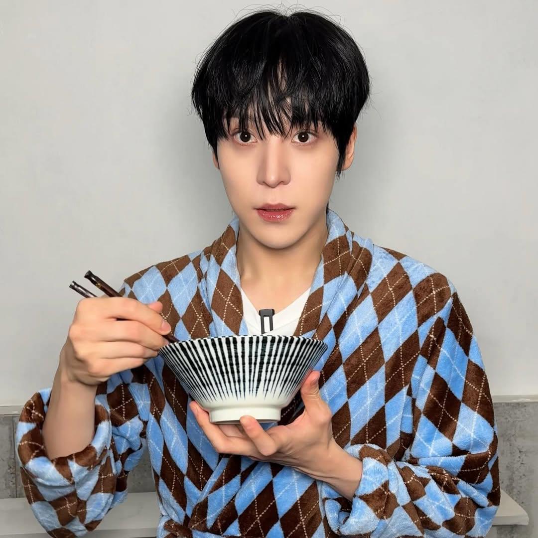 Behind-the-scenes cut of Yunho (ATEEZ)