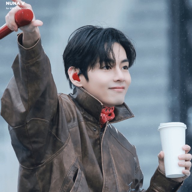 Foto terbaru V (BTS)