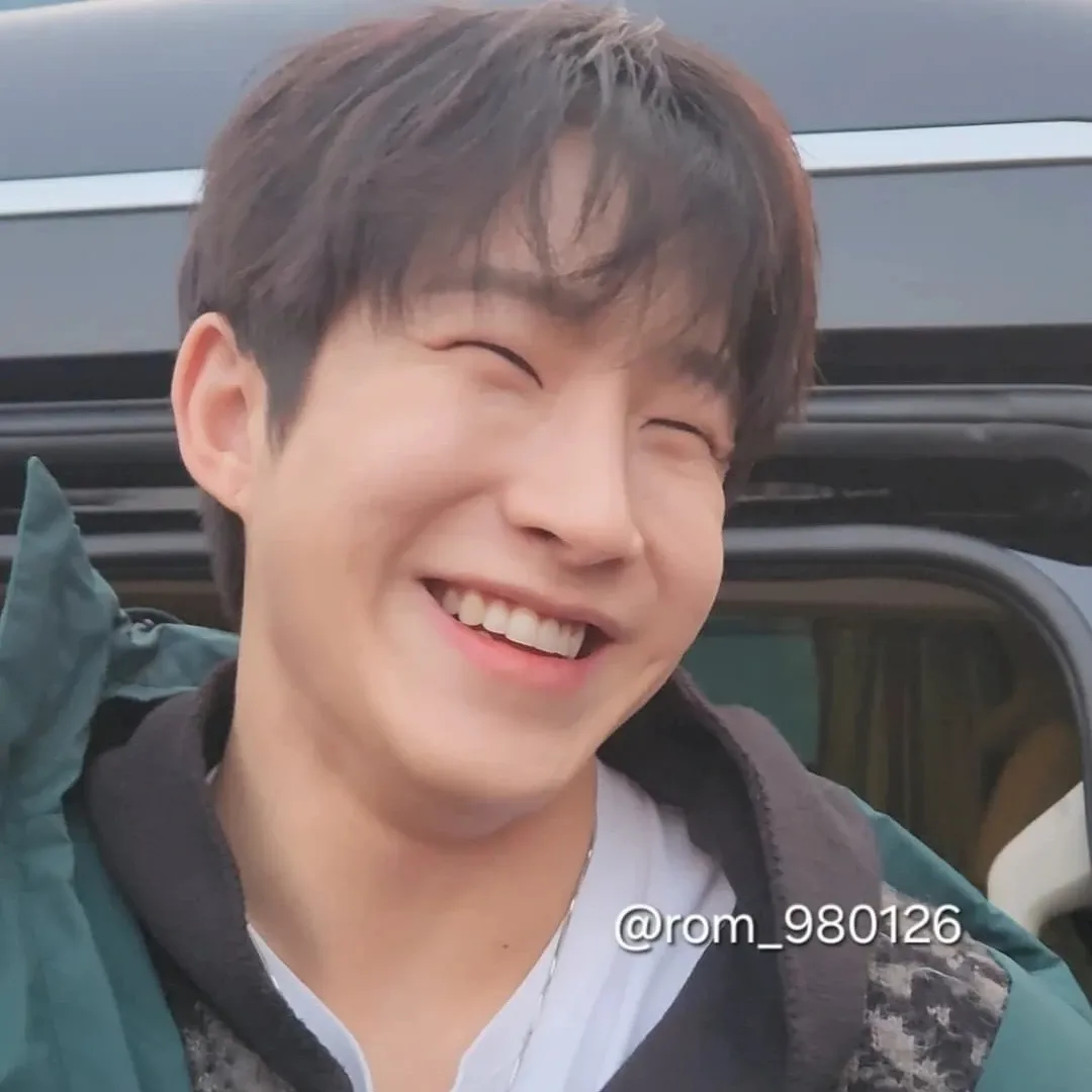 A moment captured by Jinjin (ASTRO)'s fan