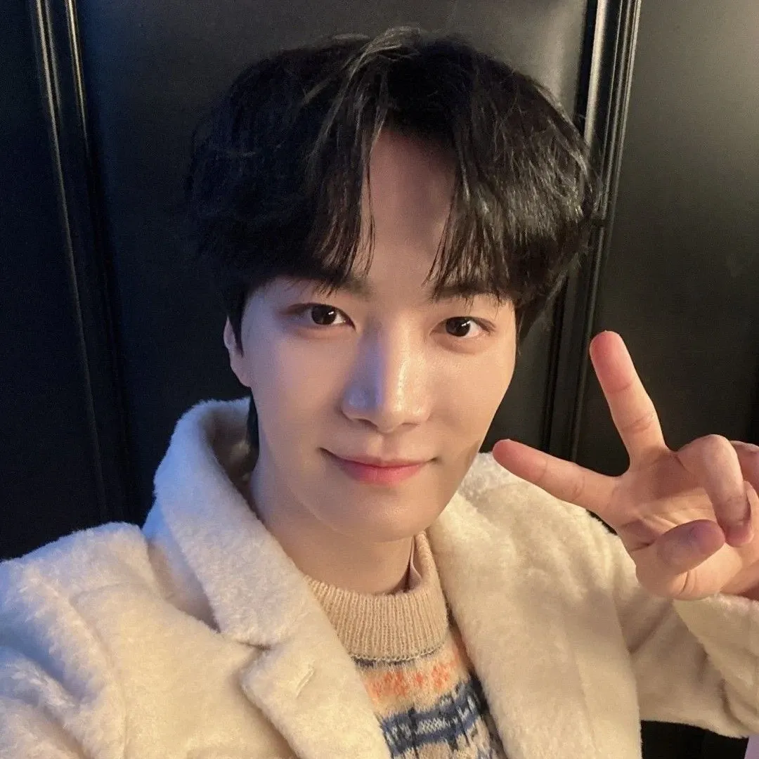 Behind-the-scenes cut of Kim Jonghyeon