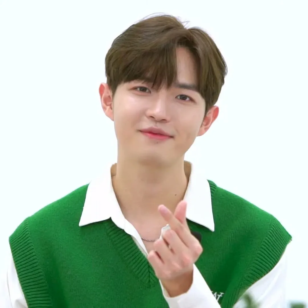 A moment captured by Kim Jaehwan's fan