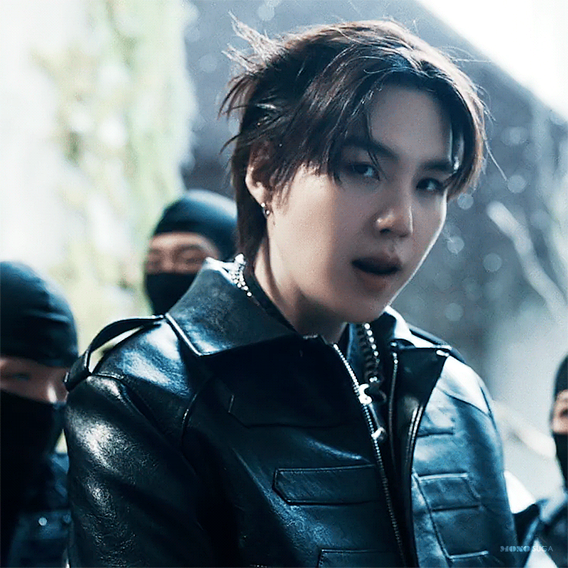 SUGA (防弹少年团)的最新照片