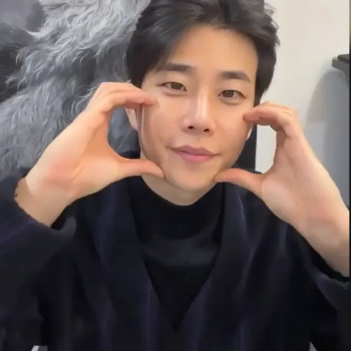 Behind-the-scenes cut of MJ (ASTRO)