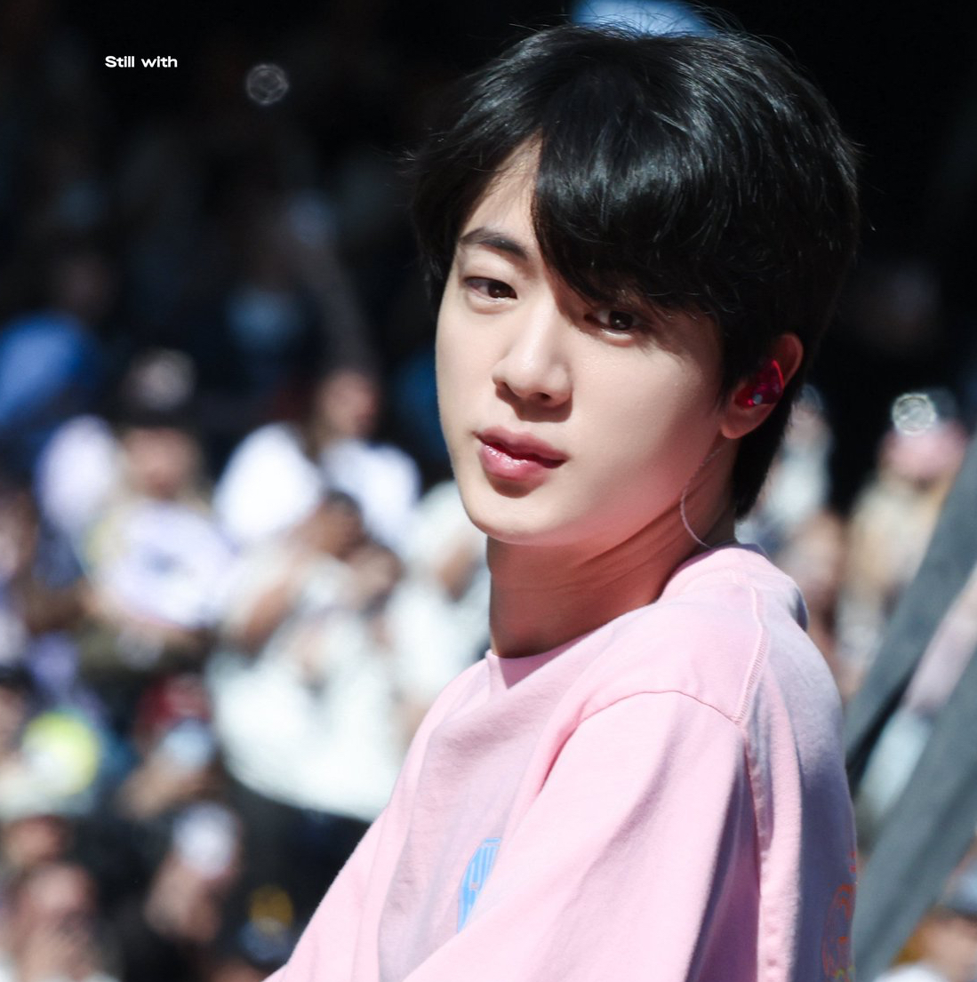Foto aktivitas terbaru Jin (BTS)