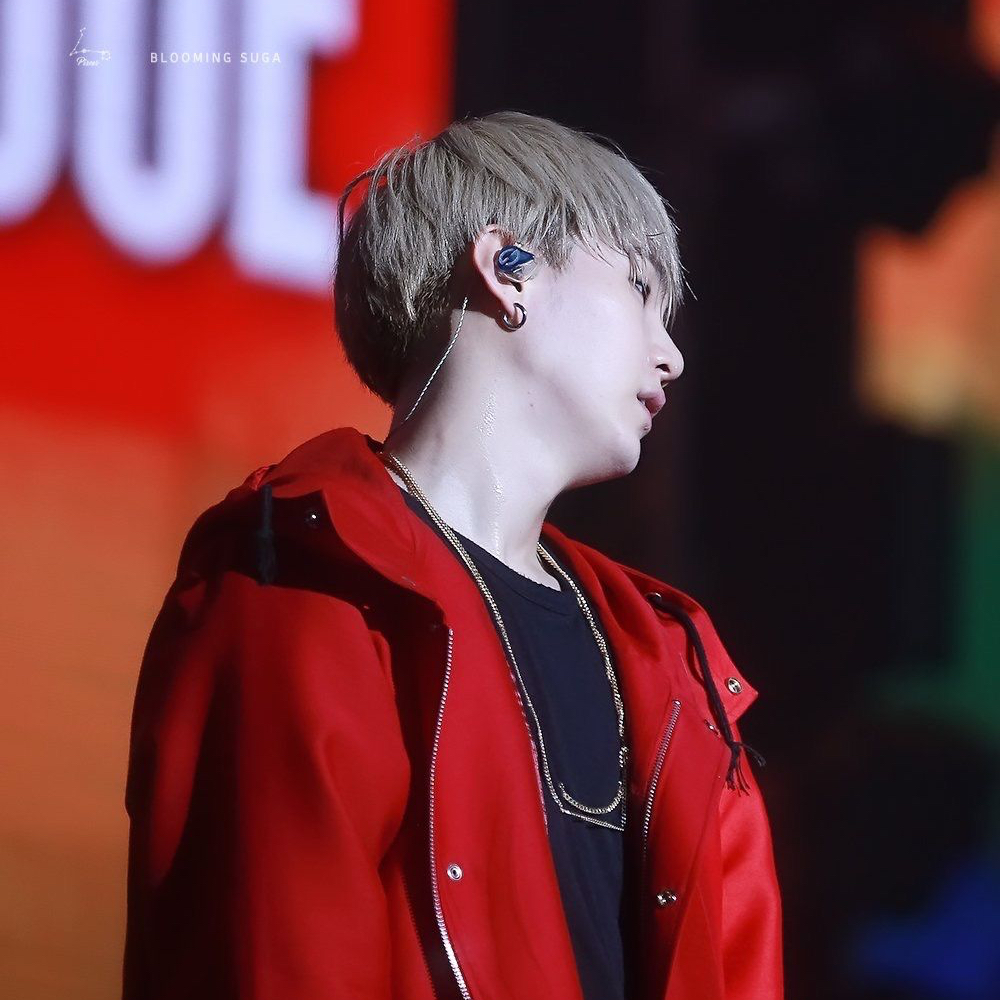 슈가 (방탄소년단)의 최신 사진