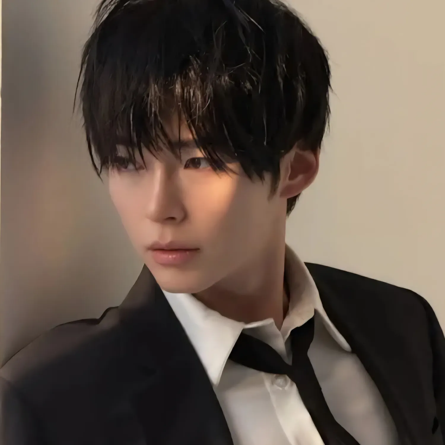 Recent activity shot of Sung Hanbin (ZEROBASEONE)