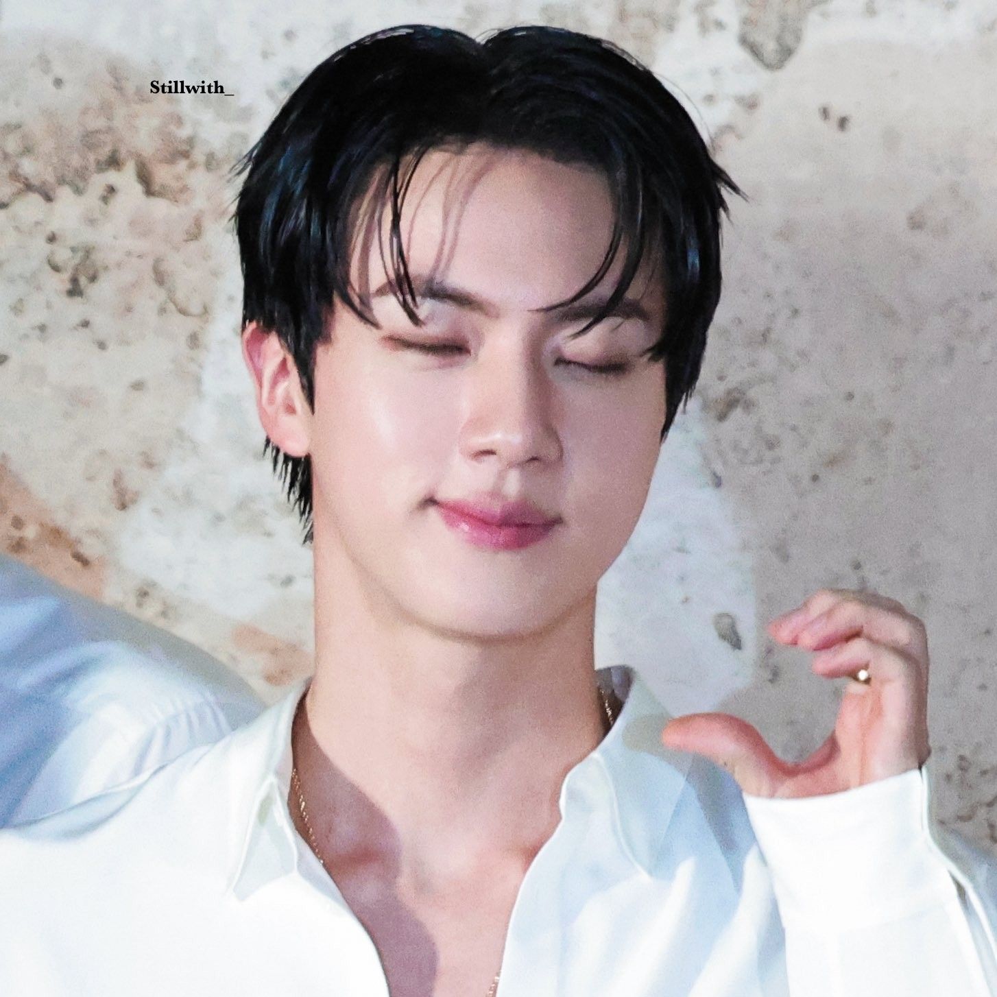 Foto aktivitas terbaru Jin (BTS)