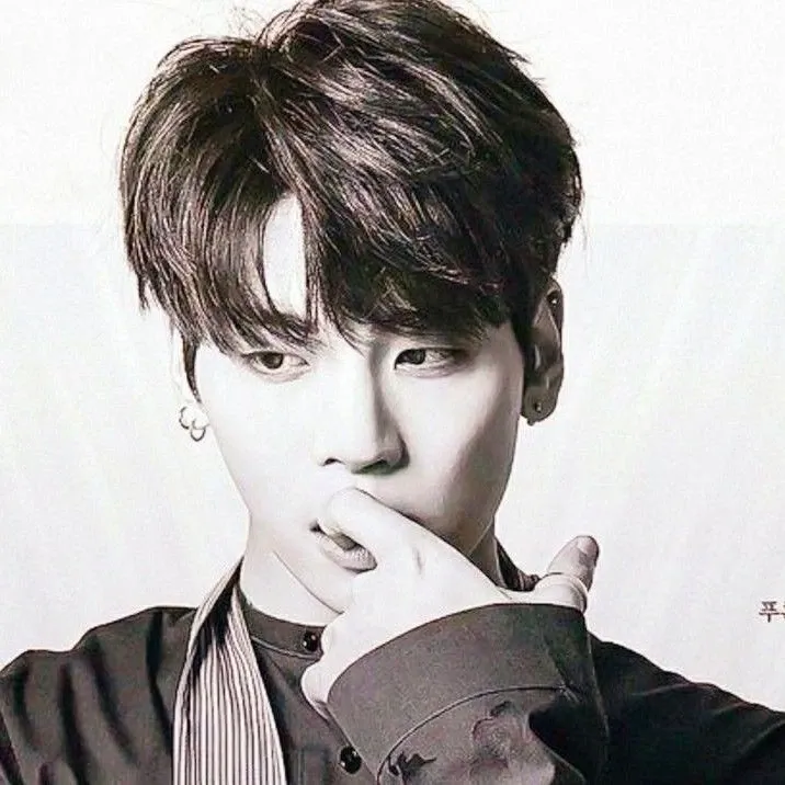 Recent activity shot of Jonghyun (SHINee)