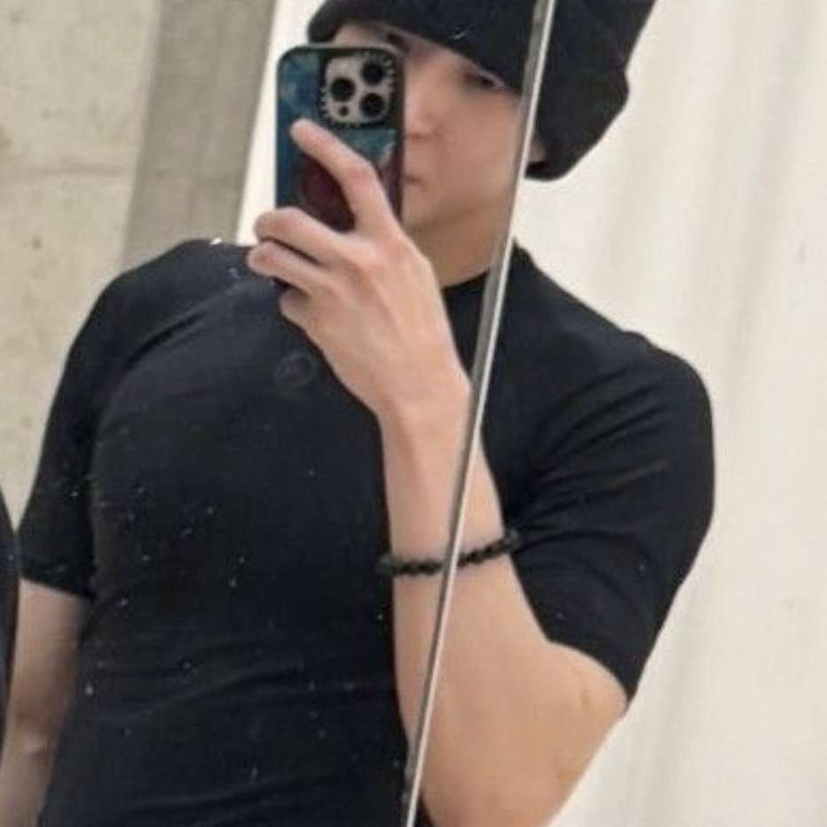 A moment captured by LEO (VIXX)'s fan