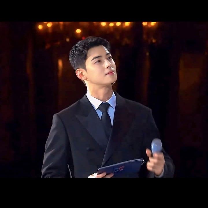 아스트로의 최신 사진