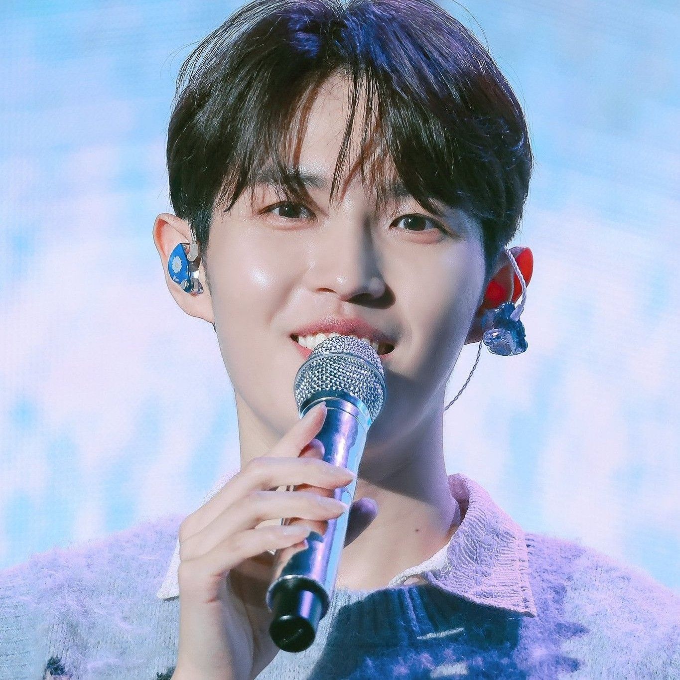 A moment captured by Kim Jaehwan's fan