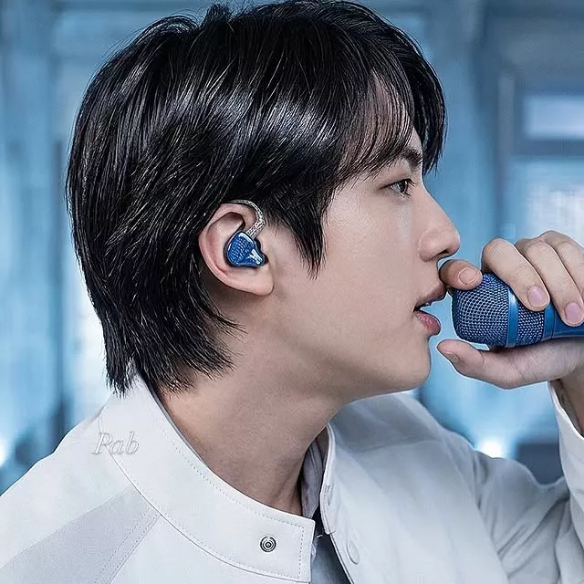 진 (방탄소년단) 최근 활동샷