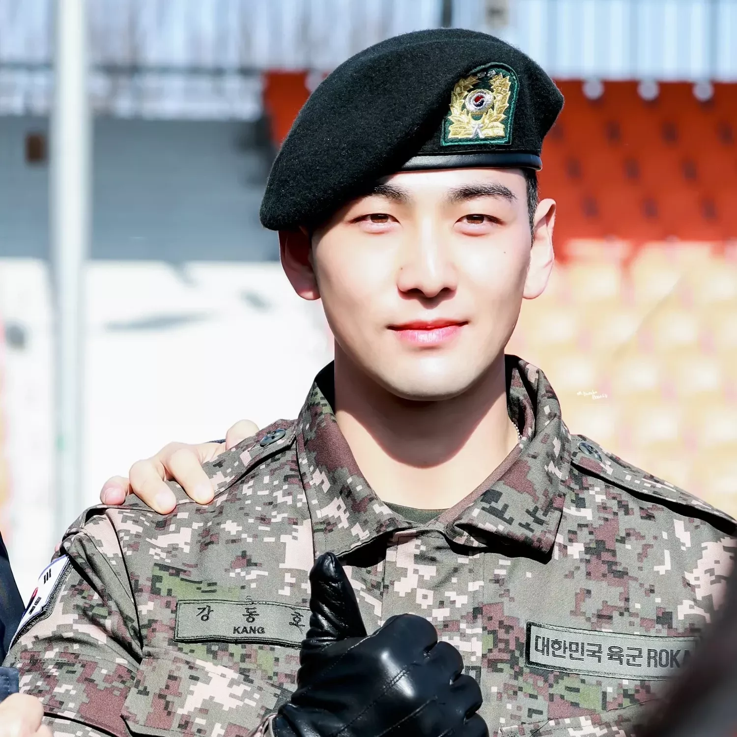 A moment captured by Baekho's fan