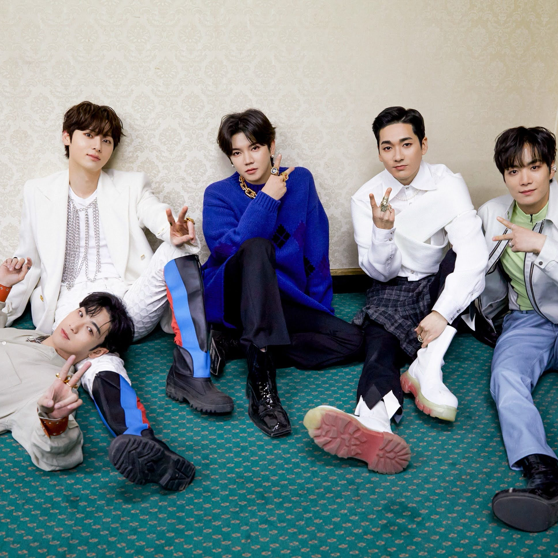 Behind-the-scenes cut of NU'EST