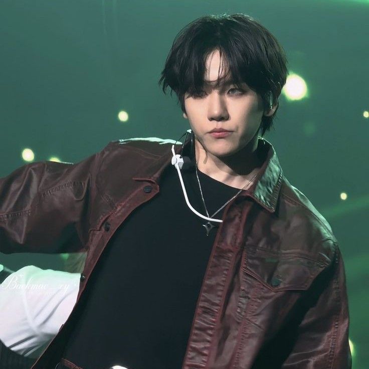 백현 (EXO)의 비하인드 컷