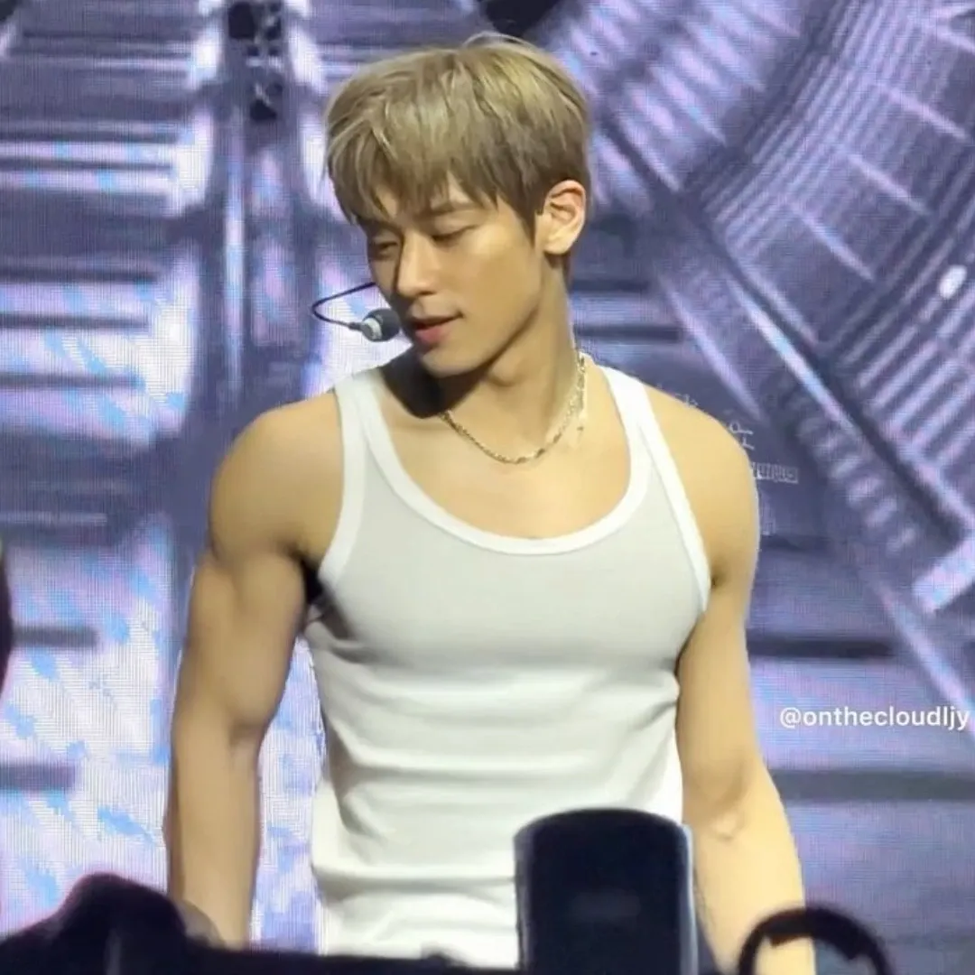 Latest photo of Juyeon (THE BOYZ)