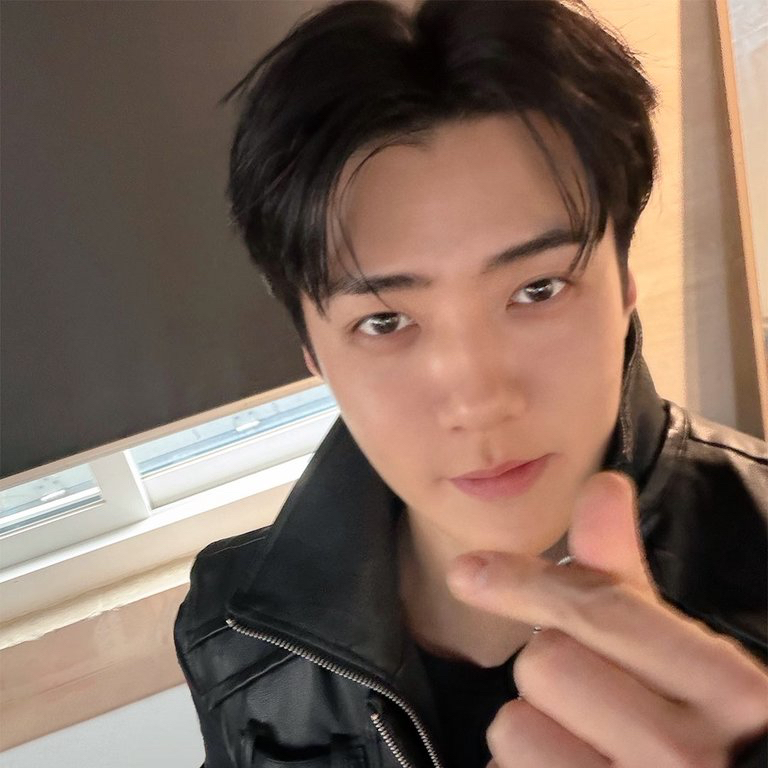 Foto aktivitas terbaru Sehun (EXO)