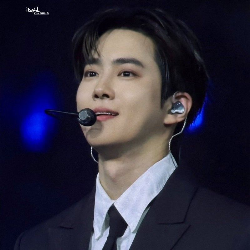 A moment captured by Suho (EXO)'s fan