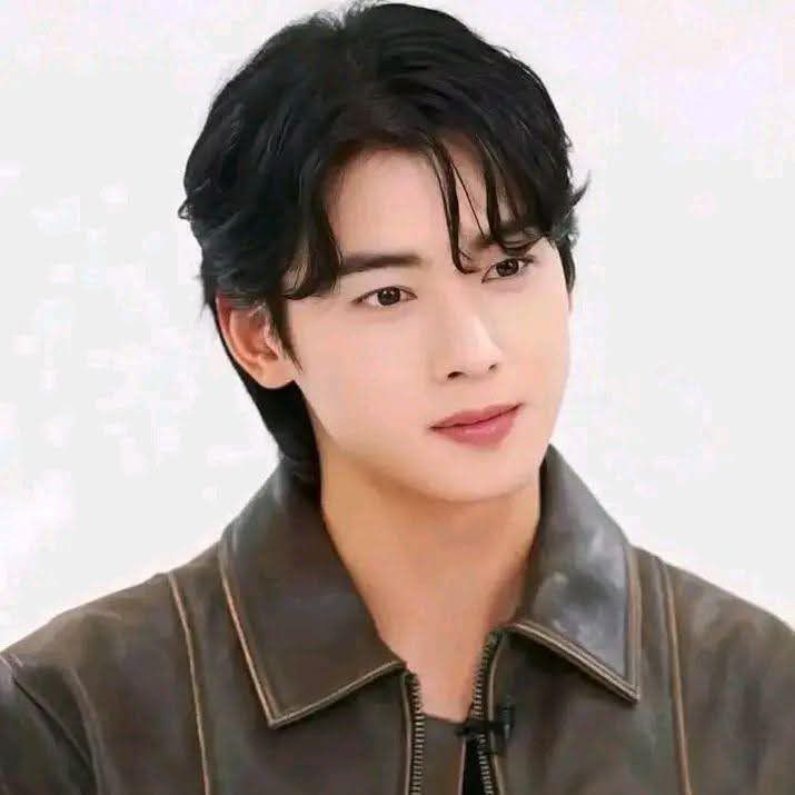 Recent activity shot of Eunwoo (ASTRO)