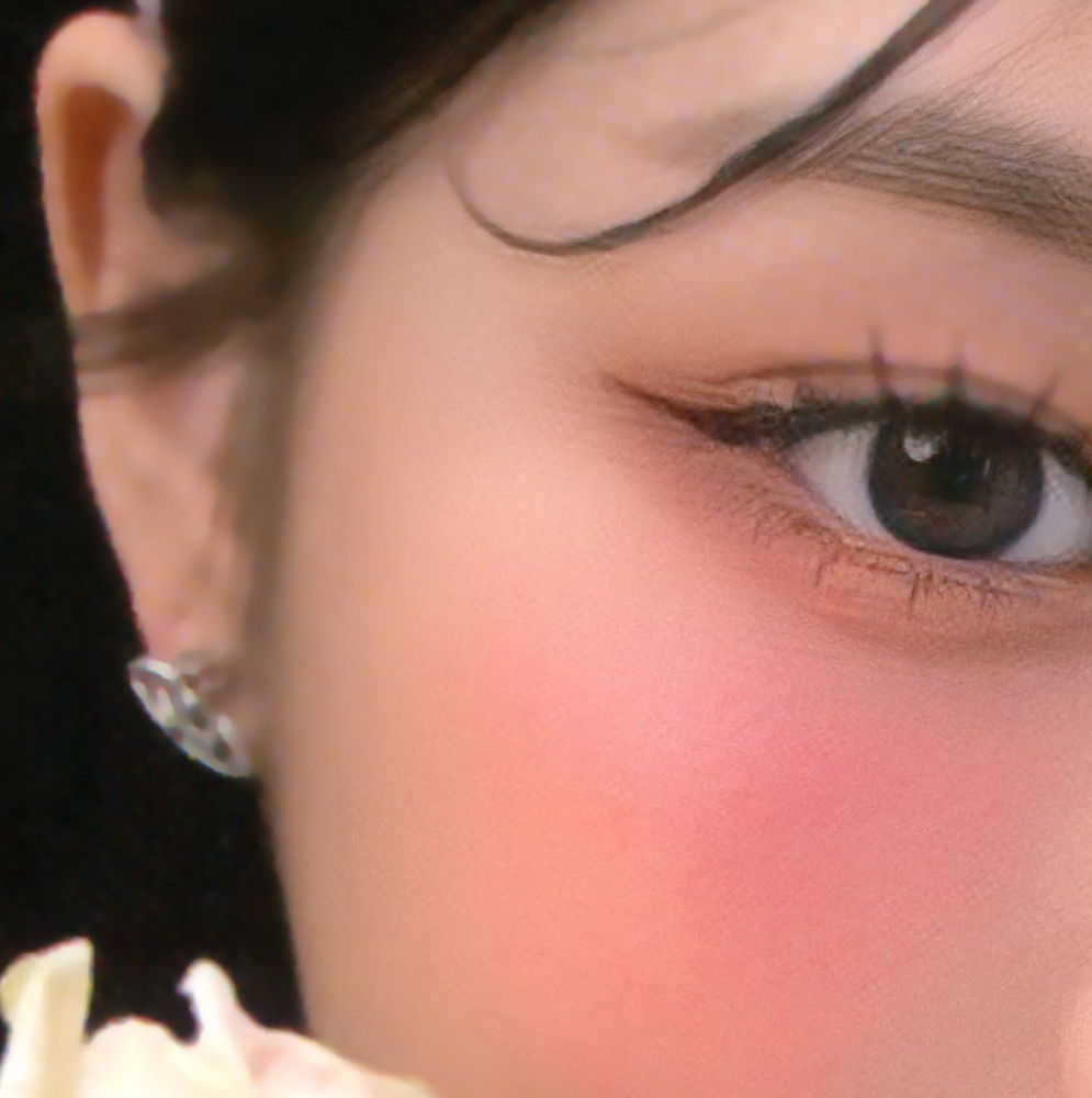 Recent activity shot of HyunJin (Loossemble)