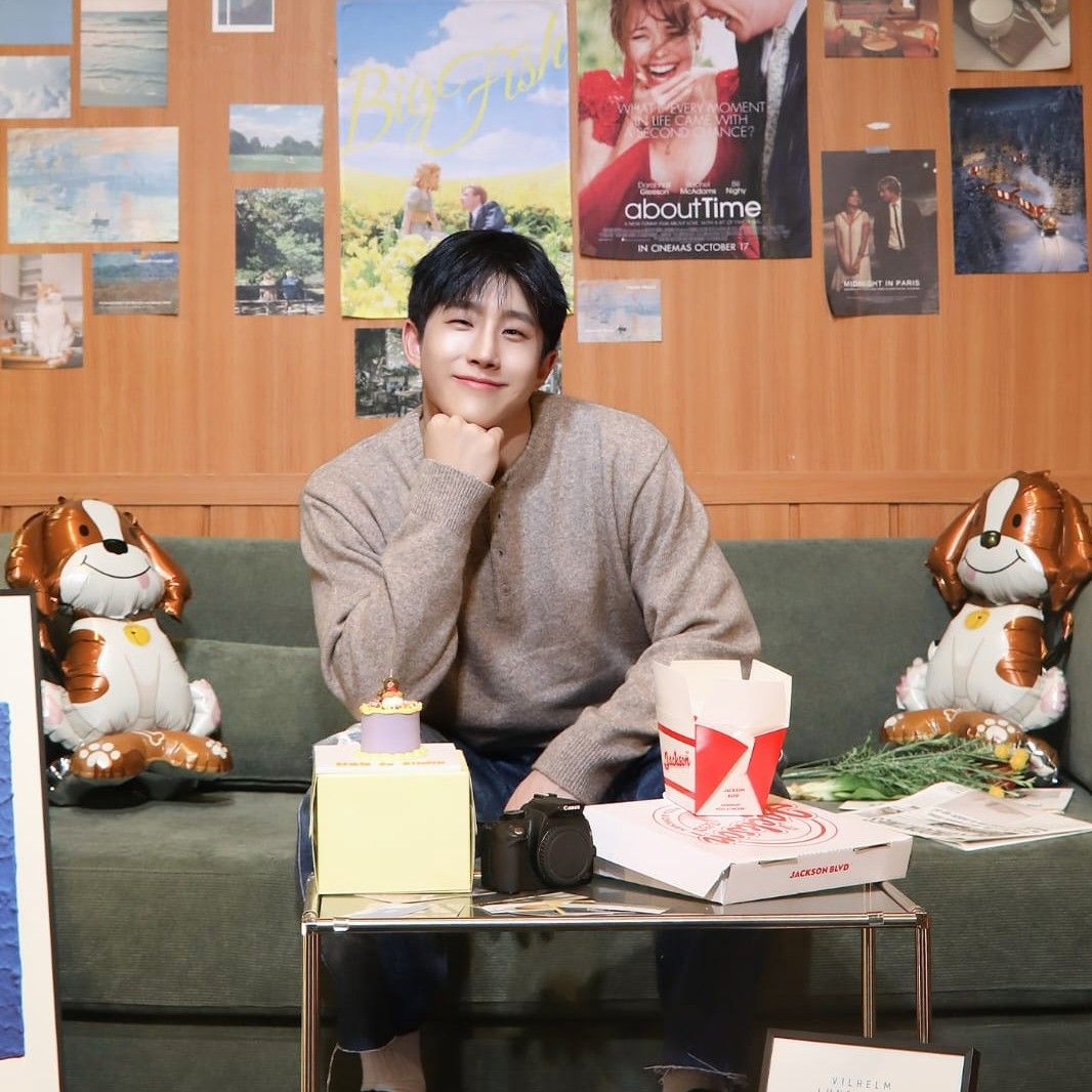 아스트로의 최신 사진