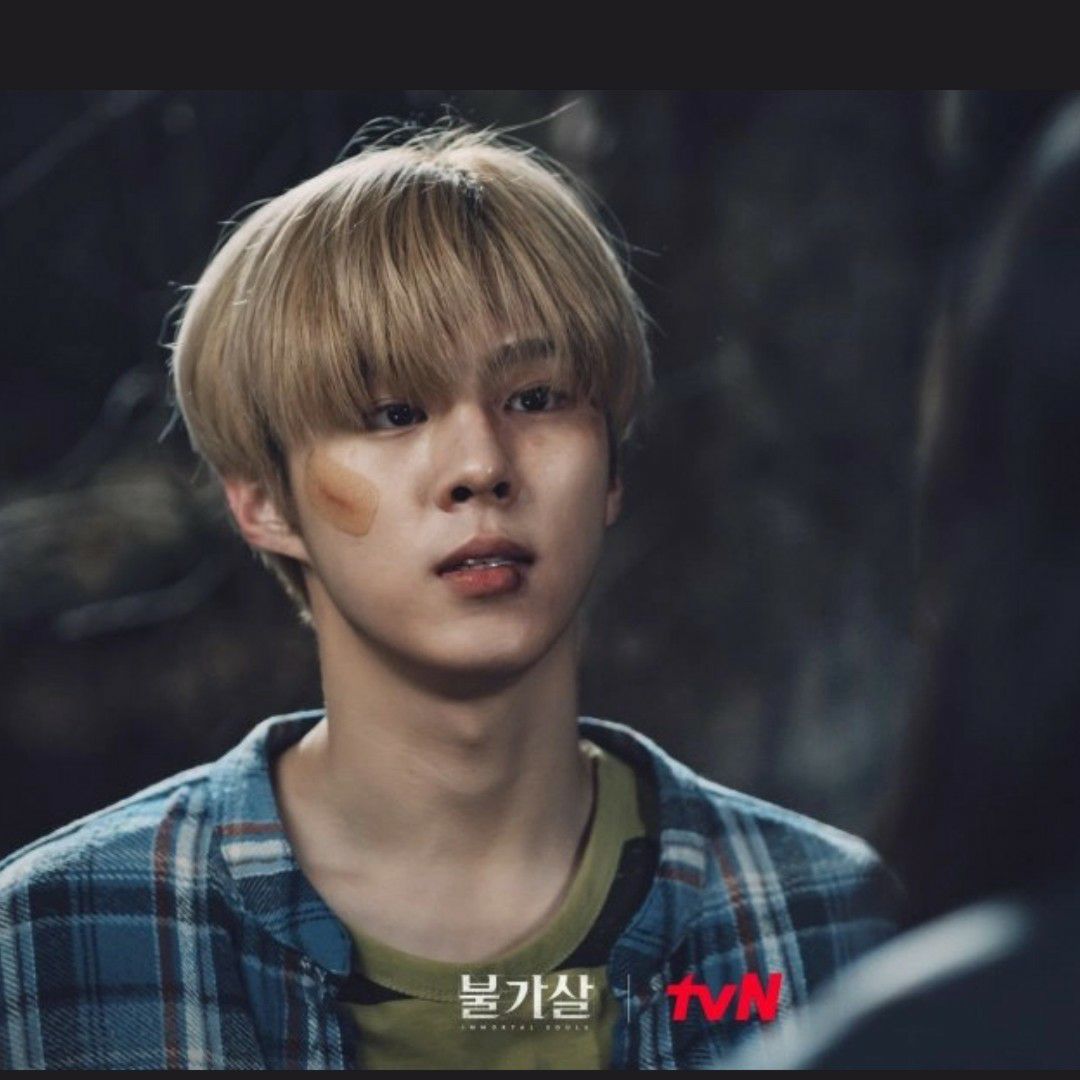 김우석의 비하인드 컷