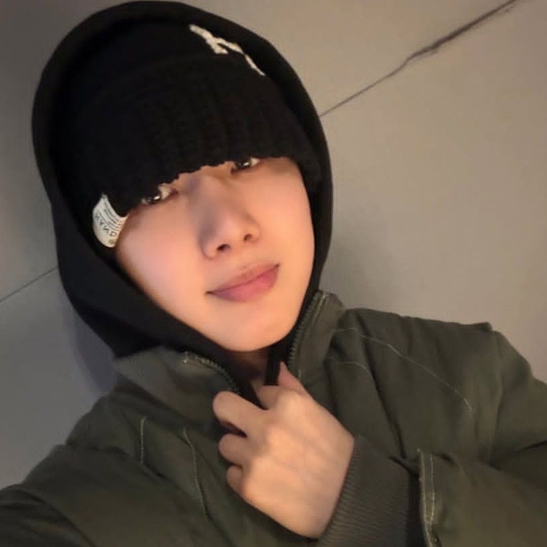 Latest photo of Hui (PENTAGON)