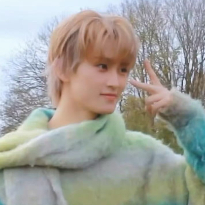 Behind-the-scenes cut of Mark (NCT 127, NCT DREAM)