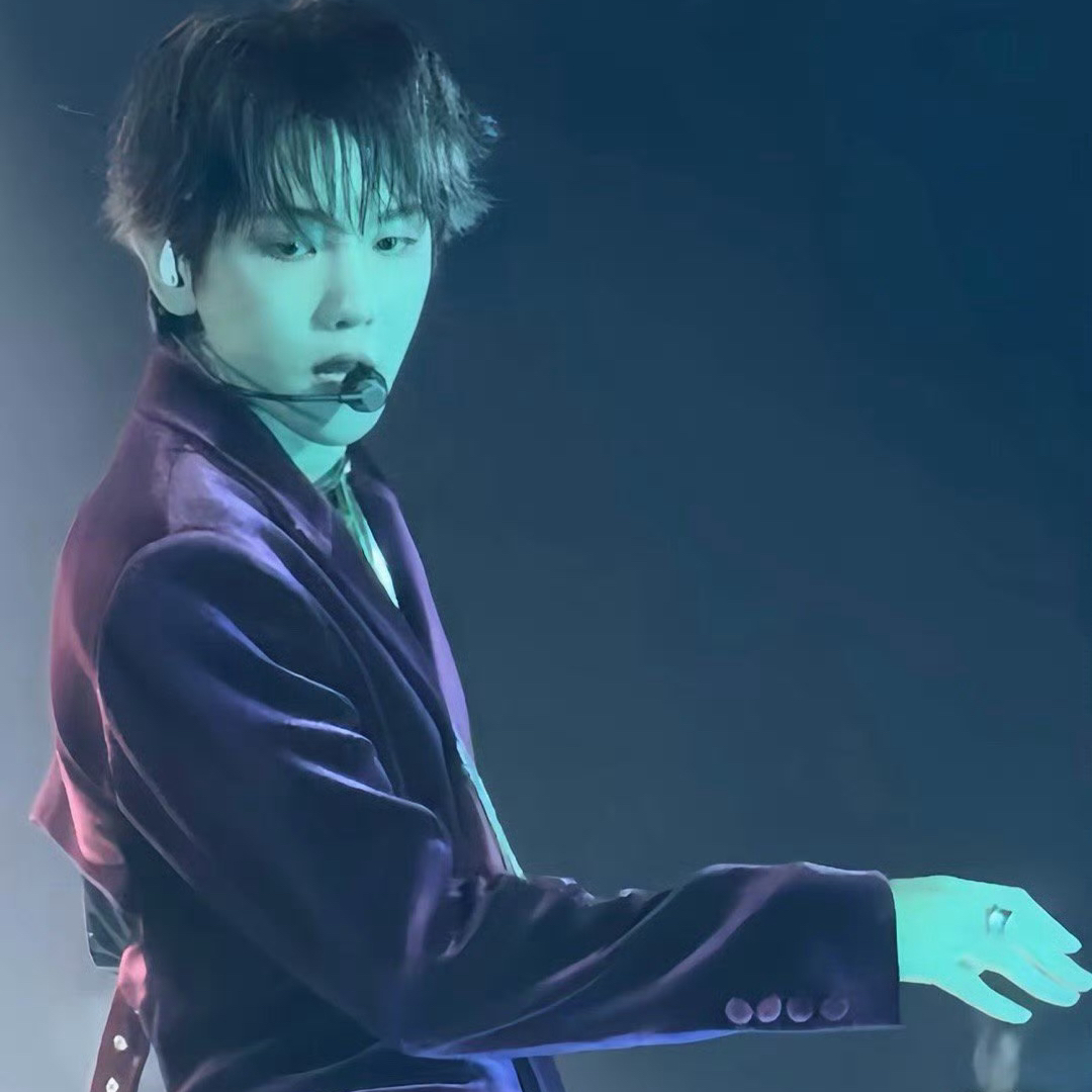 Foto aktivitas terbaru Baekhyun (EXO)