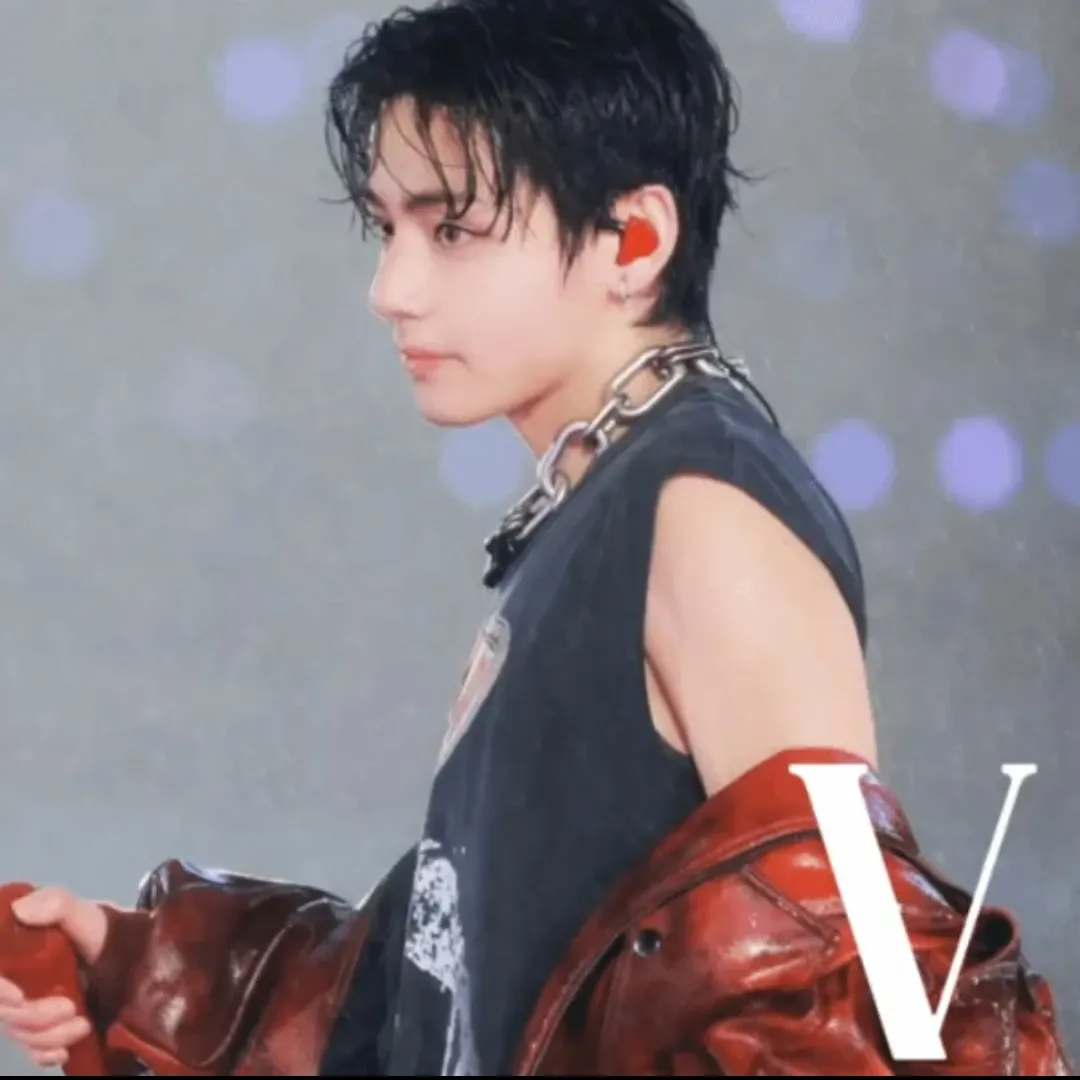 Behind-the-scenes cut of V (BTS)