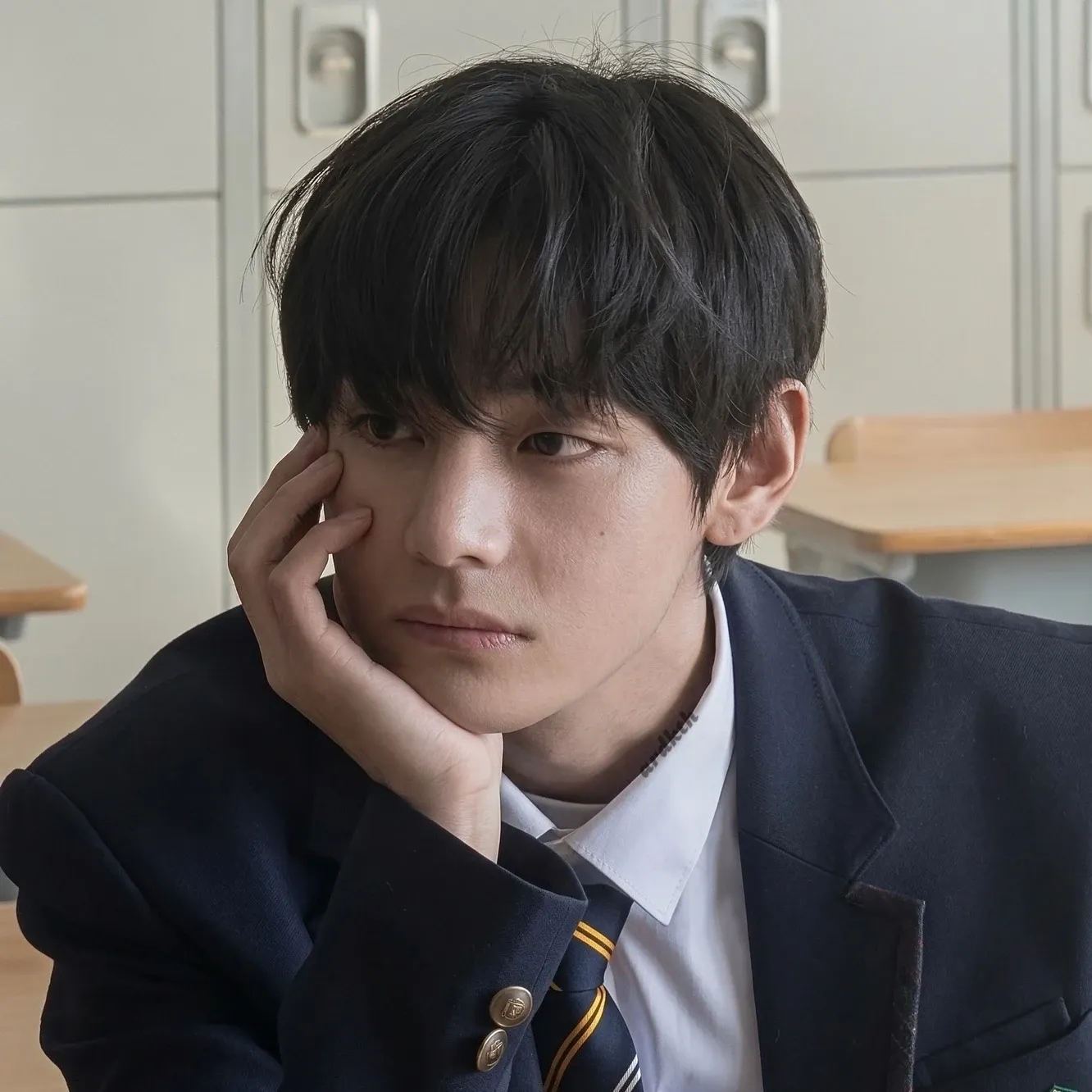 Foto terbaru V (BTS)