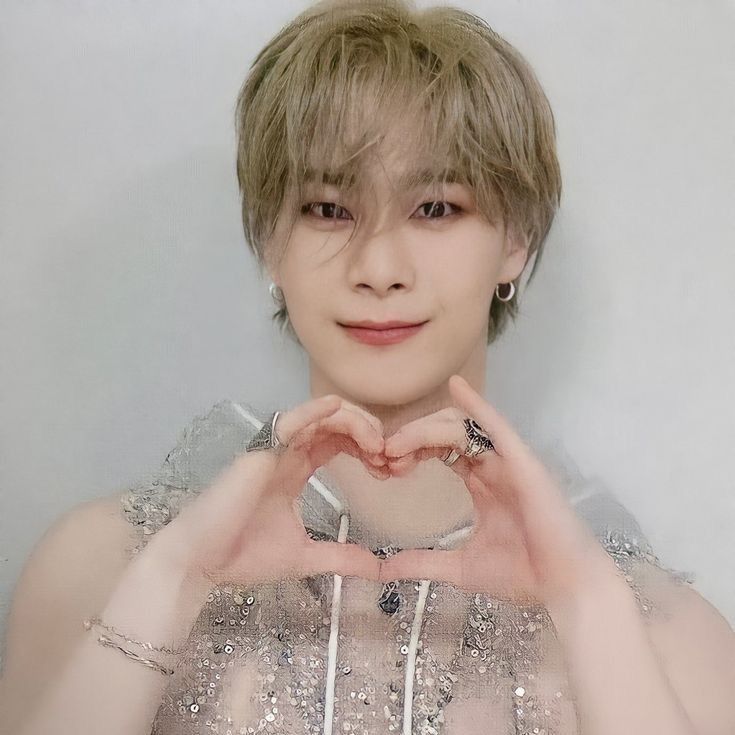 A moment captured by Moonbin (ASTRO)'s fan