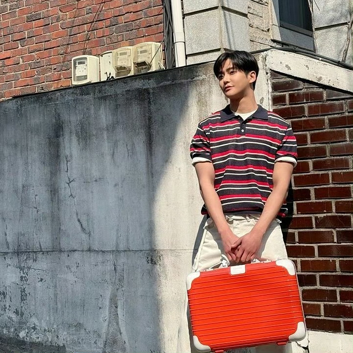 A moment captured by Rowoon's fan