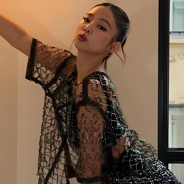 A moment captured by Jennie (BLACKPINK)'s fan