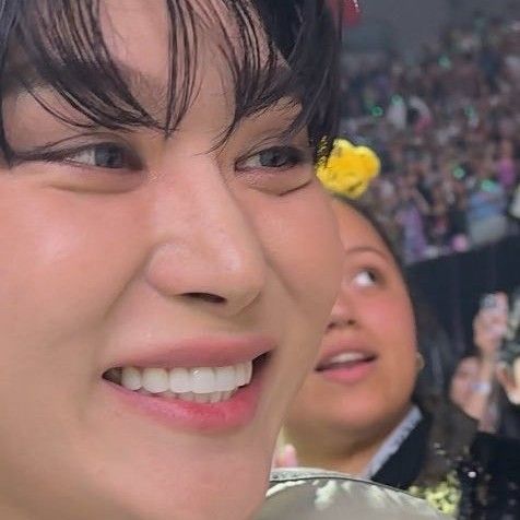 A moment captured by Seungkwan (SEVENTEEN)'s fan