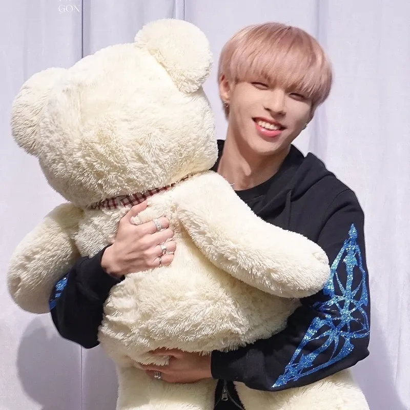 A moment captured by BX (CIX)'s fan