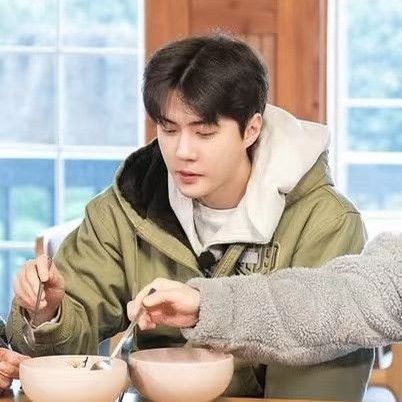 世勋 (EXO)的最新照片