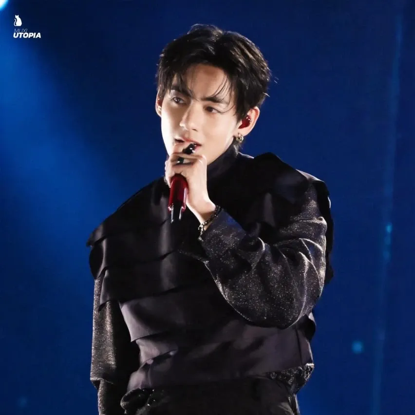 Recent activity shot of V (BTS)